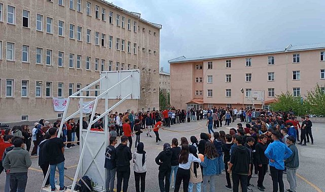 Erzurumlu öğrencilerden örnek davranış