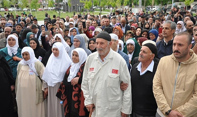Hacı adayları Kars'tan kutsal topraklara uğurlandı