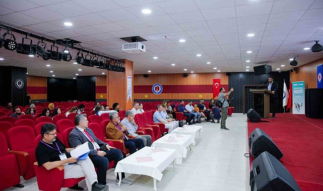 Hakkari'de "Mesleki Eğitimin Geleceği Kongresi" düzenlendi