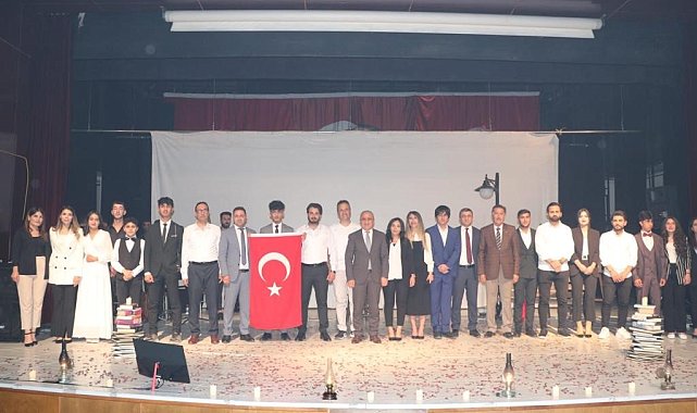 Hakkari'de usta şairlerin şiirleri okundu