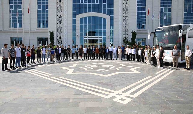 İpek Yolu Gençlik Merkezi'ne teknolojik gezi