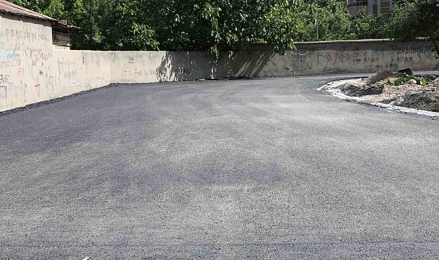 İpekyolu'nda asfalt çalışmaları devam ediyor