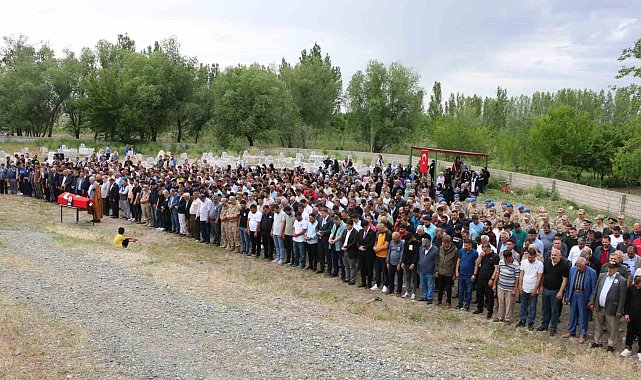 Karaciğer hastalığına yenik düşen Uzman Çavuş son yolculuğuna uğurlandı