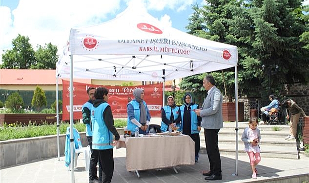 Kars'ta vekaletle kurban tanıtım standı açılmaya devam ediyor