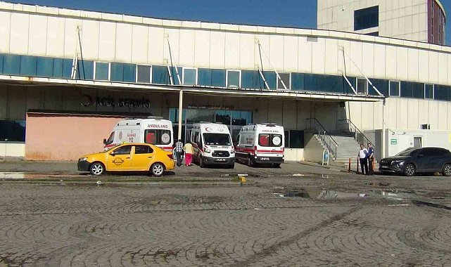 Kars'ta 55 acemi kasap kendisini yaraladı