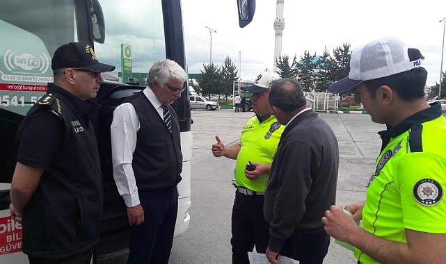 Kars'ta sürücülere ve yolculara trafik kuralları anlatıldı
