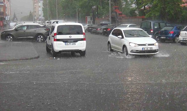 Kars'ta yağmurlu günler devam ediyor