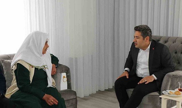 Kaymakam Özçelik, şehit ailesini ziyaret etti