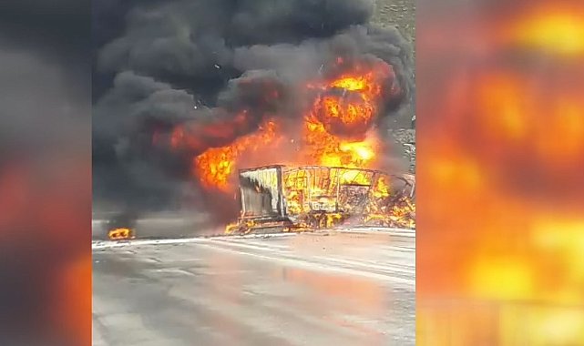 Kimyasal malzeme yüklü tır ile başka bir tırın çarpışması sonucu yangın çıktı: 2 sürücü öldü