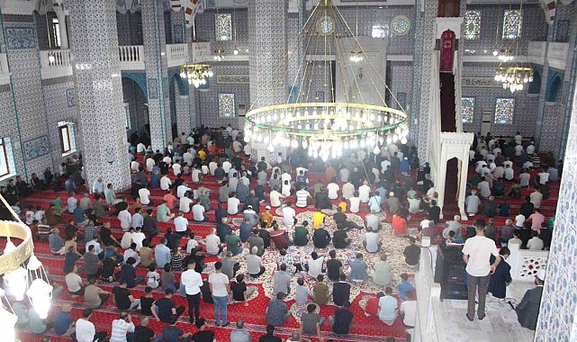 Kurban Bayramının ilk namazı Iğdır'da kılındı