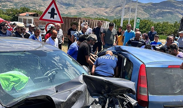 Malatya'da otomobiller çarpıştı: 3 yaralı