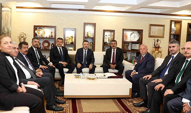 Milli Eğitim Bakanı Tekin Büyükşehir'i ziyaret etti
