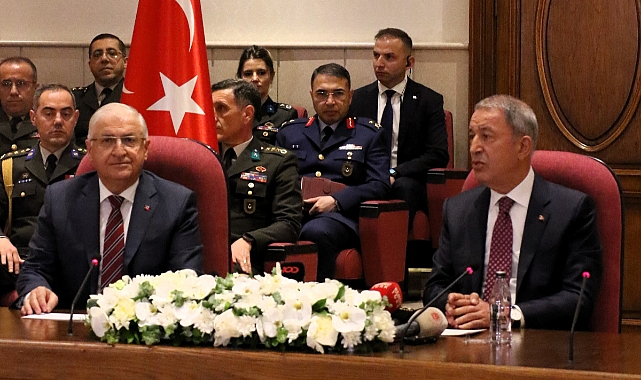 Milli Savunma Bakanlığında devir teslim töreni
