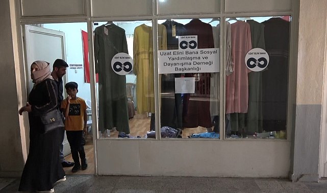 Muş'ta 5 bin 600 aileye ve depremzedelere bayram şekeri ile bayram kıyafetleri dağıtıldı