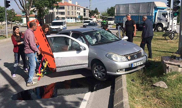 Otomobilin çarptığı bisiklet sürücüsü hayatını kaybetti