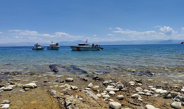 Serinlemek için Van Gölü'ne giren 2 kişi boğuldu