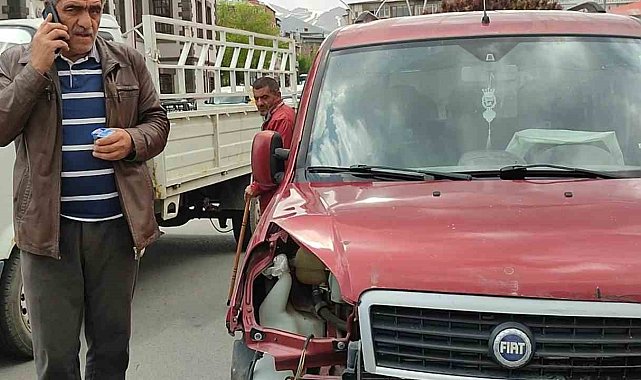 Ters yöne giren yabancı plakalı otomobil kazaya neden oldu