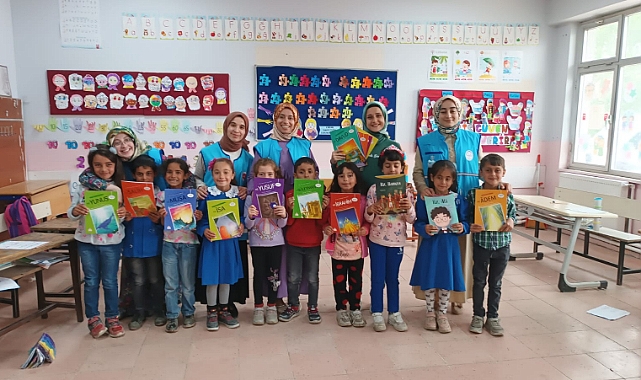 Türkiye Diyanet Vakfı'ndan öğrencilere karne hediyesi