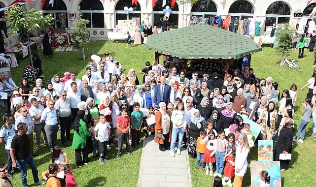 Tuşba'da 'Yılsonu Sergi ve Sertifika' töreni
