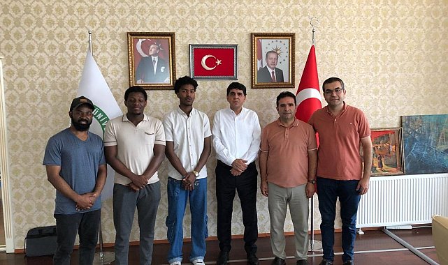 Uluslararası Öğrenci Topluluğu, Rektör Alma'yı Ziyaret Etti