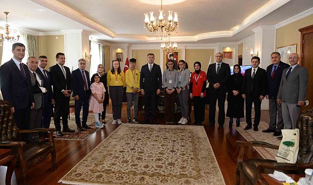 Vali Memiş TÜBİTAK şampiyonlarını kabul etti