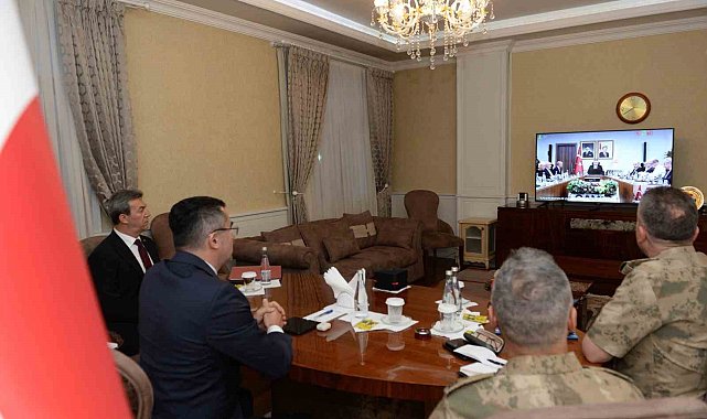 Vali Memiş video konferansa katıldı