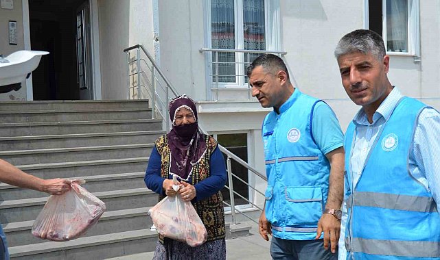 Varto'da kurban eti dağıtımı