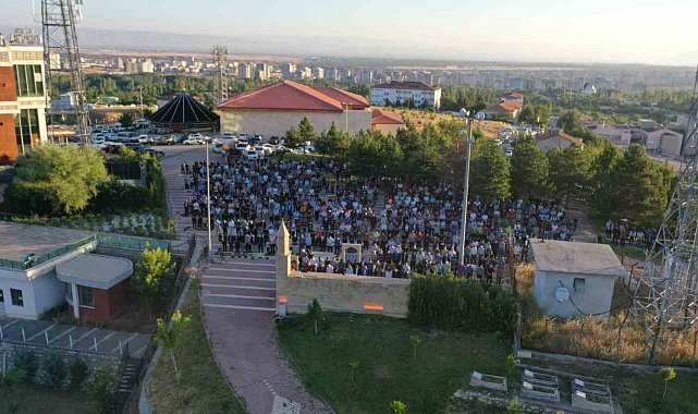 Yeşilyurt Namazgah'ta bayram namazı