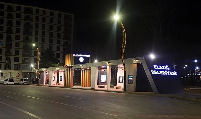 Yolcu dostu otobüs durağı vatandaşların takdirini toplamaya devam ediyor