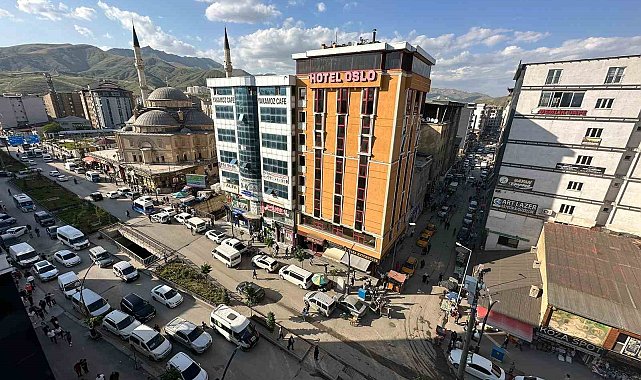 Yüksekova'nın il olması vatandaşları sevince boğdu