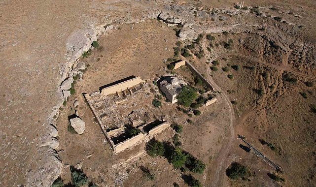 169 yıllık Abrenk Kilisesi kendi haline terk edilmiş durumda