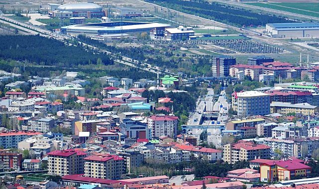 749 bin 757 nüfuslu Erzurum'da 620 bin 440 cep telefonu abonesi