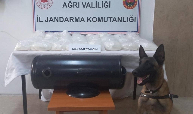 Ağrı'da otomobilin gaz tankında 32 kilo 60 gram uyuşturucu ele geçirildi