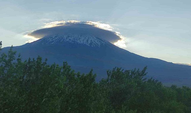 Ağrı Dağı şapkasını taktı