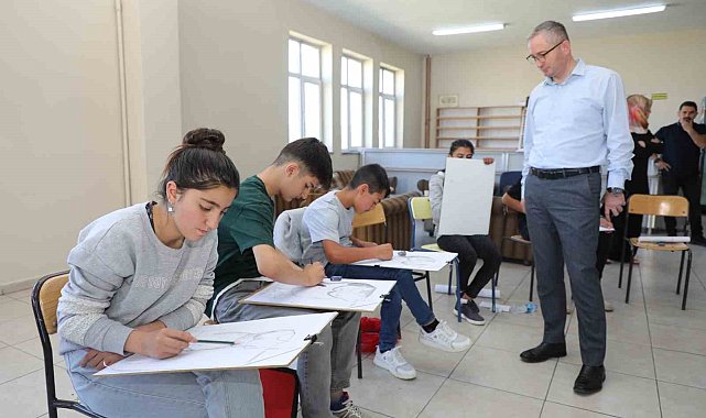 Ağrı Milli Eğitim Müdürü Kökrek, liselerdeki yetenek sınavlarını inceledi