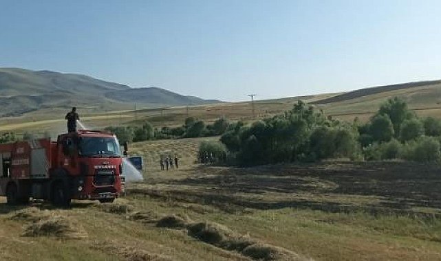 Ağrı'da bir tarla küle döndü