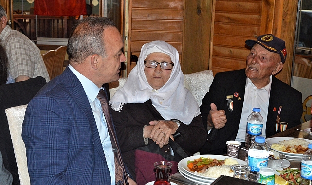 Ardahan'da şehit aileleri ve gaziler yemekte bir araya geldi