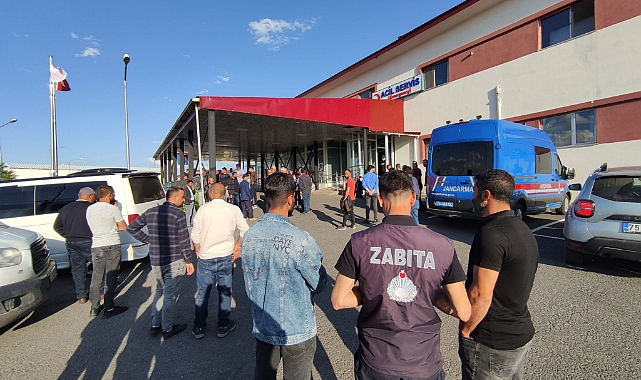 Ardahan'da traktör römorkundan düşen kişi öldü