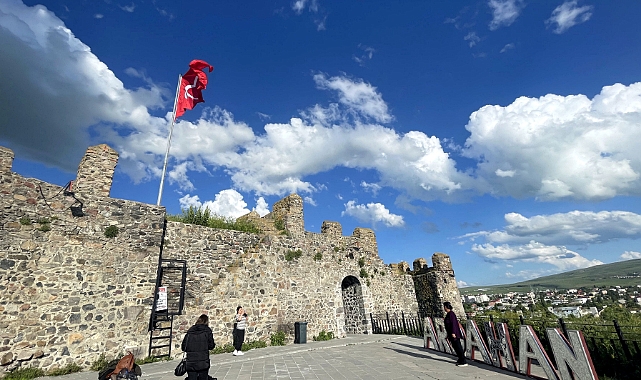 Ardahan Kalesi bayramda ziyaretçi akınına uğradı