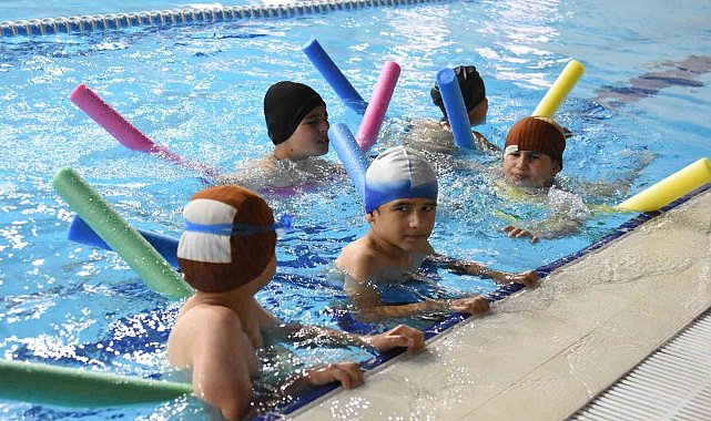 Aziziye'de ücretsiz yüzme kursları başlıyor