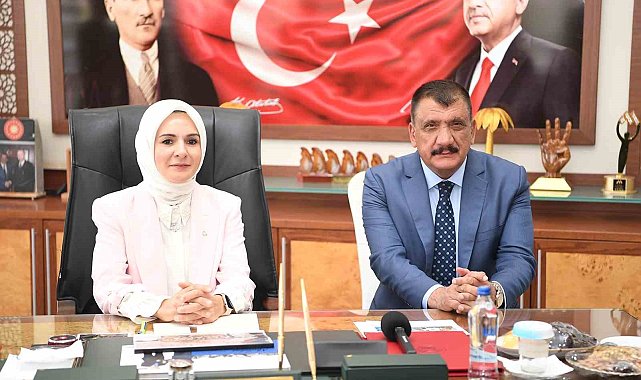 Bakan Göktaş: "Acımız büyük ama inşa sürecinde el birliğiyle devam ediyoruz"