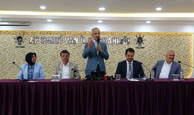 Bakanı Uraloğlu: "Yerel seçimlerde Van'ın haritadaki rengini turuncu yapacağız"