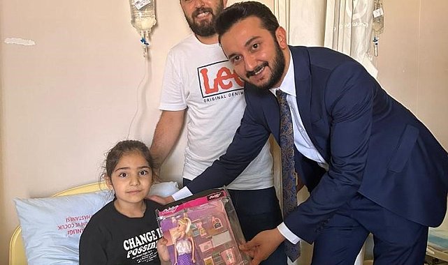 Başhekimden çocuklara oyuncak sürprizi