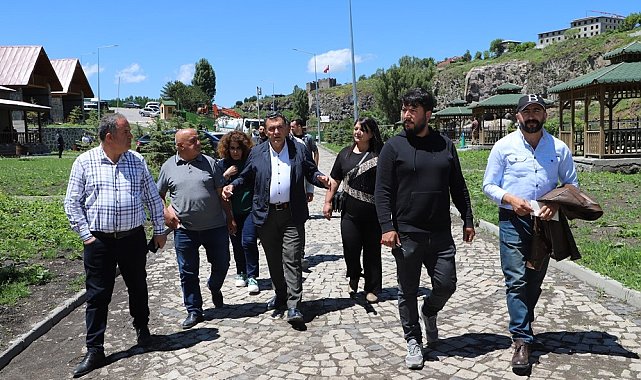 Başkan Demir, yol yapım çalışmalarını yerinde inceledi