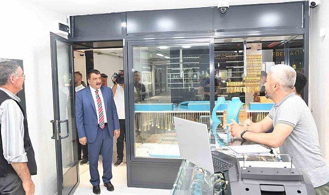 Başkan Gürkan Yeni Kuyumcular Çarşısında incelemelerde bulundu