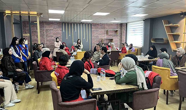 Bayburtlu öğrenciler Çıldır'a ziyaret gerçekleştirdi