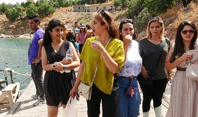 Bayramda Akdamar Adası ve ören yerlerine ziyaretçi akını