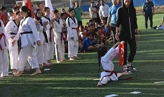 Bitlis'te yaz spor okullarının açılışı yapıldı