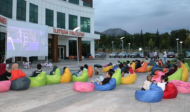 Çocuklar için açık hava sinema etkinliği