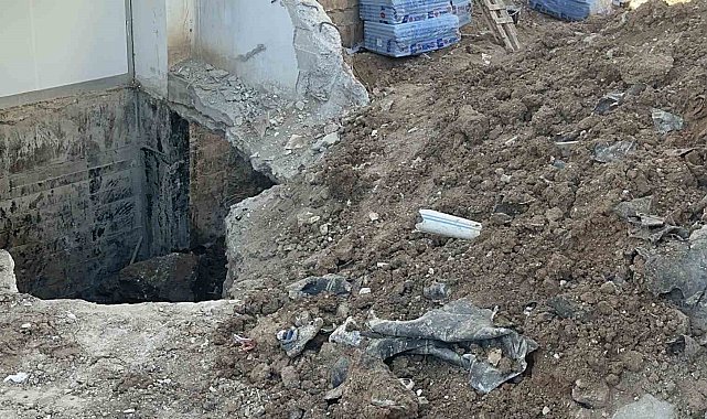 Elazığ'da göçük altında kalan işçi ekipler tarafından kurtarıldı